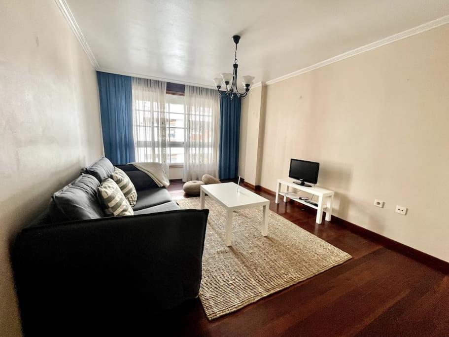 Agradable Apartamento Centrico En Cangas Екстер'єр фото