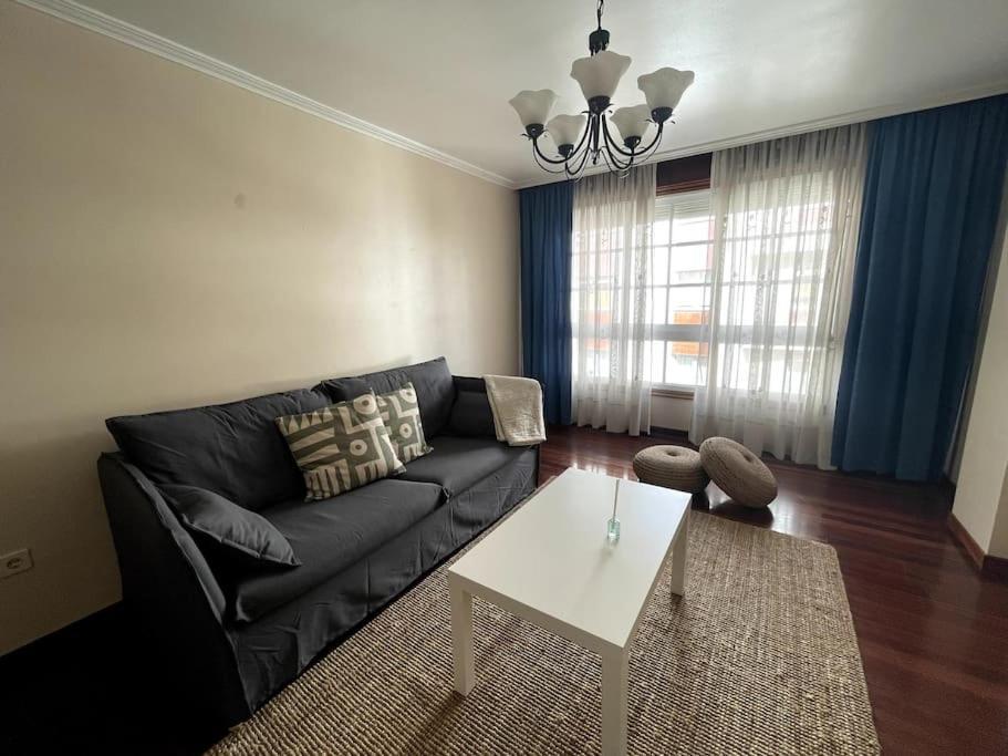 Agradable Apartamento Centrico En Cangas Екстер'єр фото